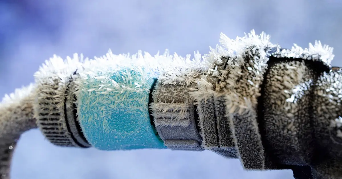 جلوگیری از یخ زدگی لوله در زمستان